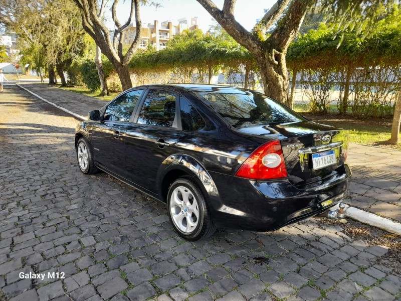 FOCUS 2.0 TITANIUM SEDAN 16V FLEX 4P AUTOMÁTICO - 2012 - FARROUPILHA
