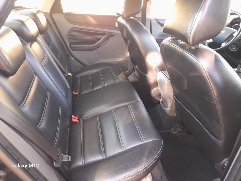 FOCUS 2.0 TITANIUM SEDAN 16V FLEX 4P AUTOMÁTICO - 2012 - FARROUPILHA