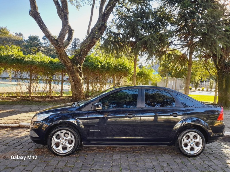 FOCUS 2.0 TITANIUM SEDAN 16V FLEX 4P AUTOMÁTICO - 2012 - FARROUPILHA