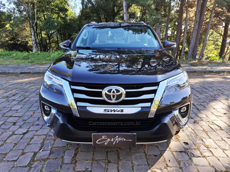 HILUX SW4 2.8 SRX 4X4 DIAMOND 16V TURBO DIESEL 4P 7 LUGARES AUTOMÁTICO - 2019 - BENTO GONçALVES