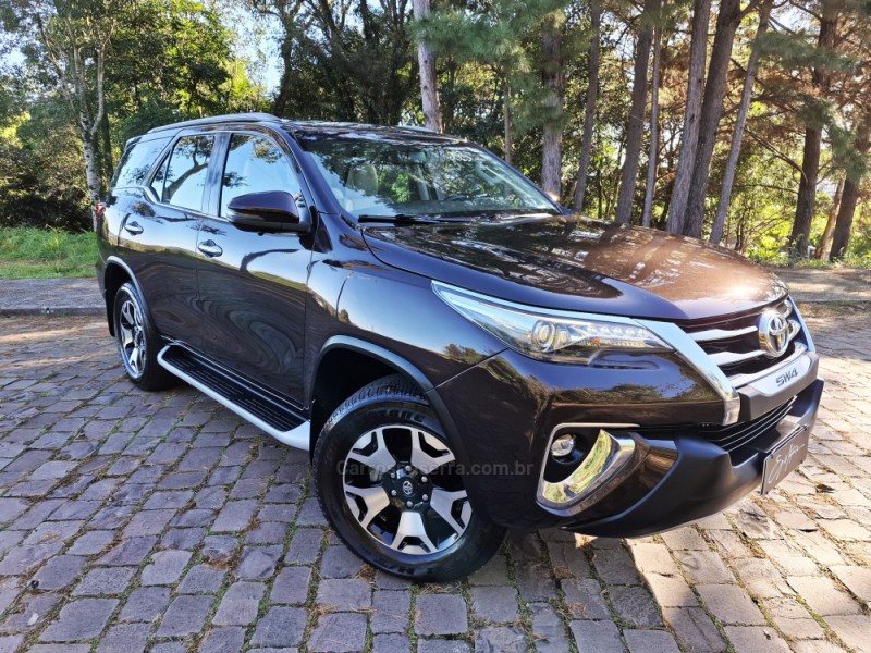 HILUX SW4 2.8 SRX 4X4 DIAMOND 16V TURBO DIESEL 4P 7 LUGARES AUTOMÁTICO - 2019 - BENTO GONçALVES