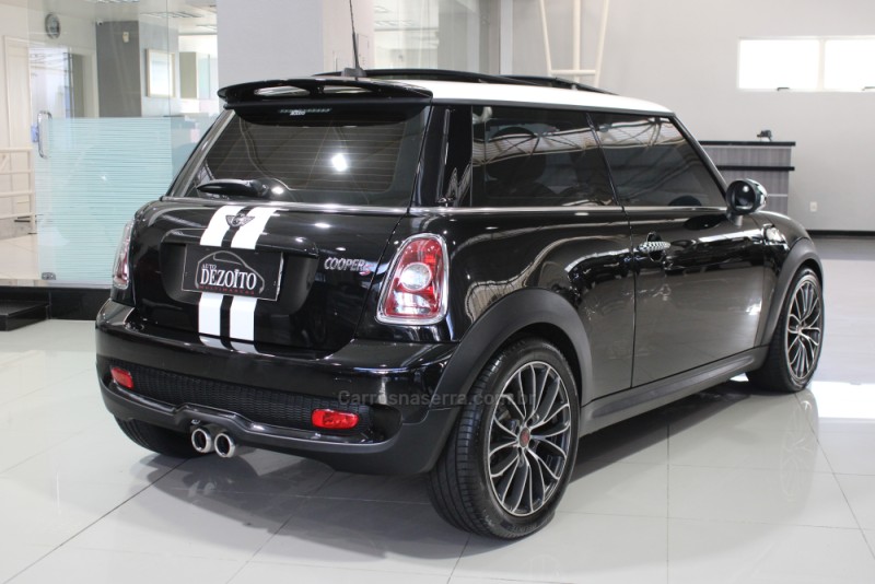 COOPER 1.6 S 16V TURBO GASOLINA 2P AUTOMÁTICO - 2010 - CAXIAS DO SUL