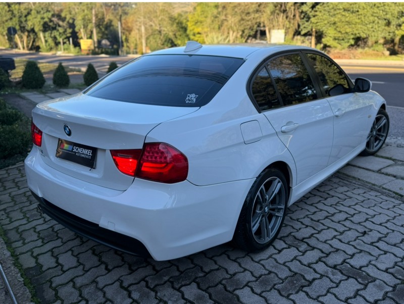 318I 2.0 SEDAN 16V GASOLINA 4P AUTOMÁTICO - 2012 - NOVA PETRóPOLIS