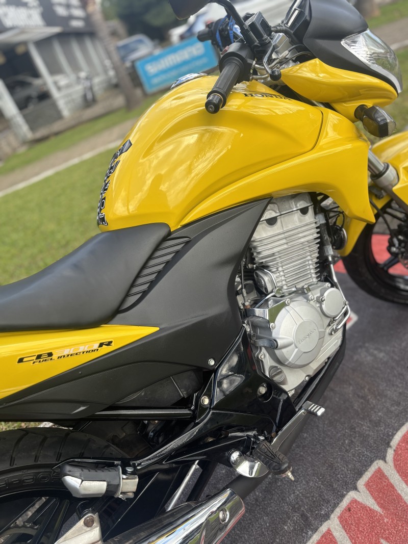 CB 300R  - 2010 - FELIZ