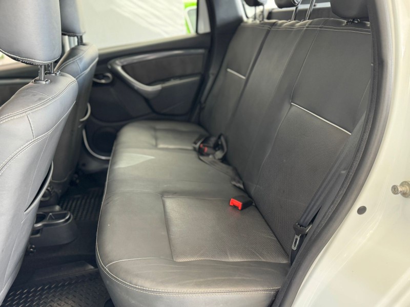 DUSTER 2.0 DYNAMIQUE 4X2 16V FLEX 4P AUTOMÁTICO - 2015 - BENTO GONçALVES