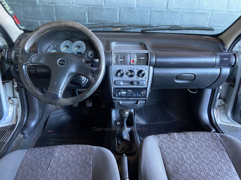CORSA 1.0 MPFI CLASSIC SEDAN 8V ÁLCOOL 4P MANUAL - 2004 - CAXIAS DO SUL
