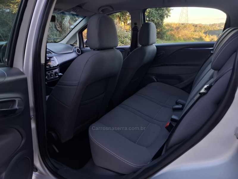 PUNTO 1.4 ATTRACTIVE 8V FLEX 4P MANUAL - 2014 - BENTO GONçALVES