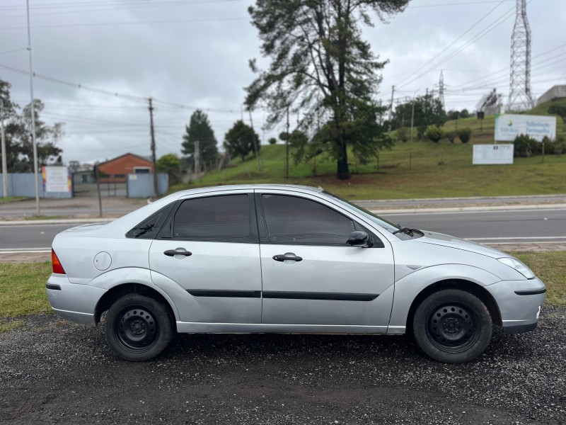 FOCUS 1.6 8V FLEX 4P MANUAL