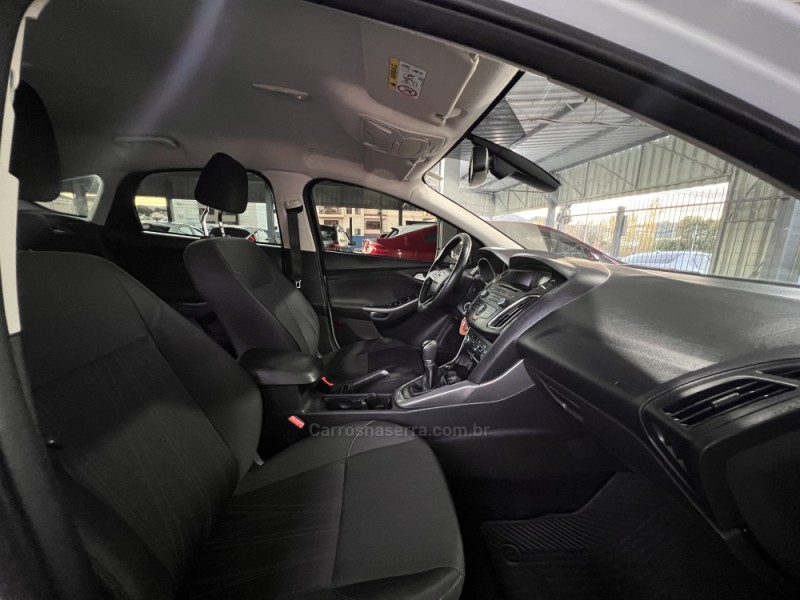 FOCUS 1.6 SE 16V FLEX 4P MANUAL - 2018 - BOM PRINCíPIO
