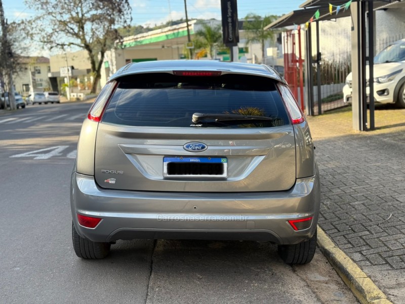 FOCUS 1.6 SE 16V FLEX 4P MANUAL - 2011 - PAROBé