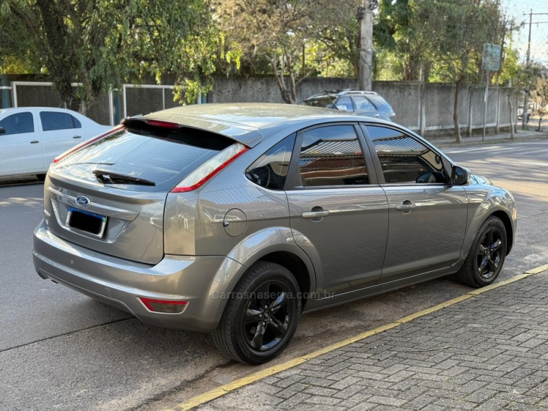FOCUS 1.6 SE 16V FLEX 4P MANUAL - 2011 - PAROBé