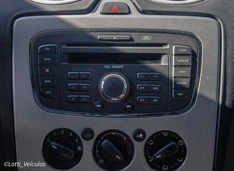 FOCUS 1.6 S 16V FLEX 4P MANUAL - 2012 - FARROUPILHA