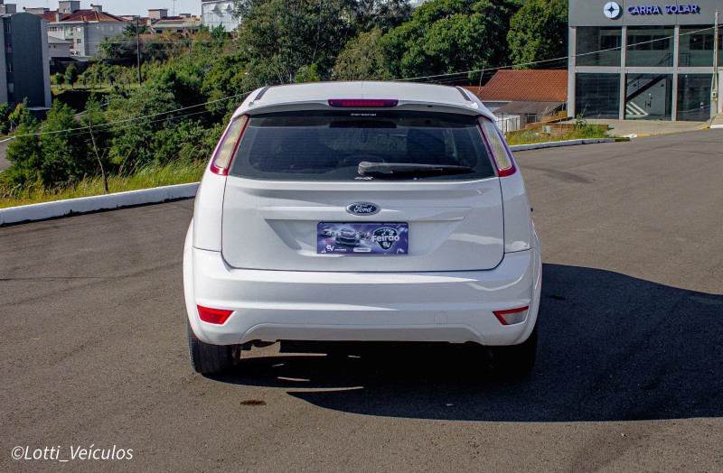 FOCUS 1.6 S 16V FLEX 4P MANUAL - 2012 - FARROUPILHA
