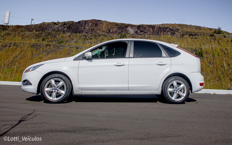 FOCUS 1.6 S 16V FLEX 4P MANUAL - 2012 - FARROUPILHA