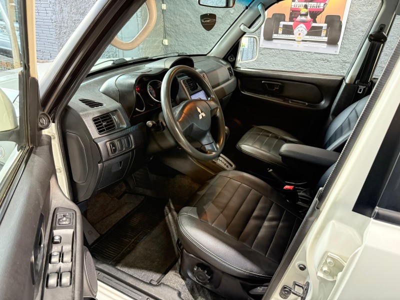 PAJERO TR4 2.0 4X2 16V 140CV FLEX 4P AUTOMÁTICO - 2013 - FARROUPILHA