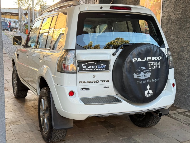 PAJERO TR4 2.0 4X2 16V 140CV FLEX 4P AUTOMÁTICO - 2013 - FARROUPILHA