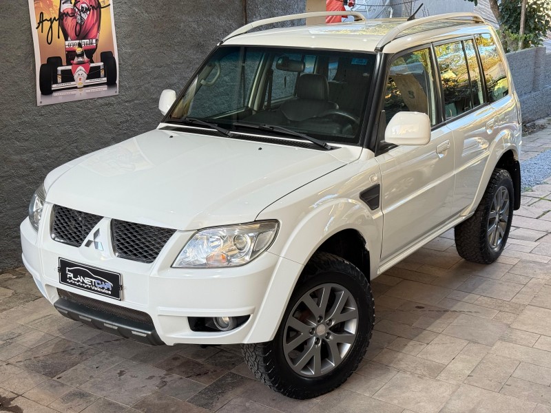 pajero tr4 2.0 4x2 16v 140cv flex 4p automatico 2013 farroupilha