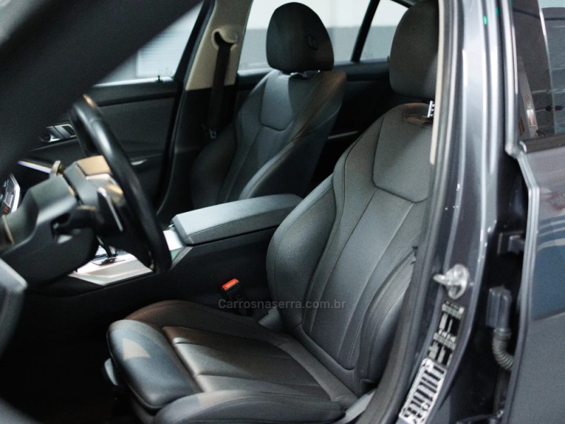 320I 2.0 GP 16V TURBO ACTIVE FLEX 4P AUTOMÁTICO - 2022 - PORTO ALEGRE