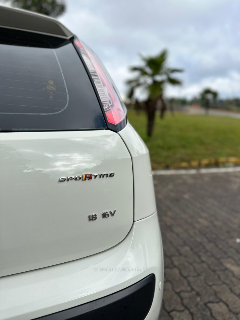 PUNTO 1.8 SPORTING 16V FLEX 4P MANUAL - 2014 - CAXIAS DO SUL