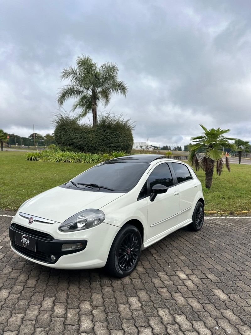 PUNTO 1.8 SPORTING 16V FLEX 4P MANUAL - 2014 - CAXIAS DO SUL