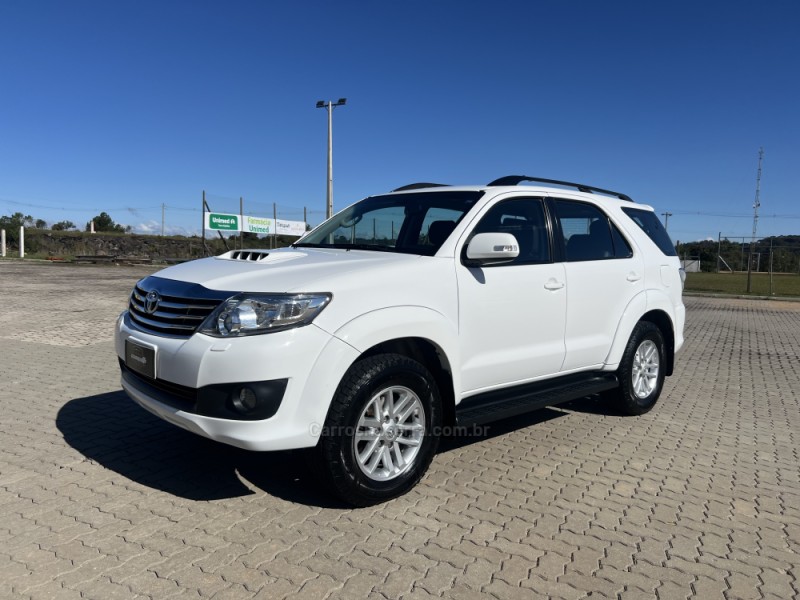 HILUX SW4 3.0 SRV 4X4 7 LUGARES 16V TURBO INTERCOOLER DIESEL 4P AUTOMÁTICO - 2015 - ANTôNIO PRADO