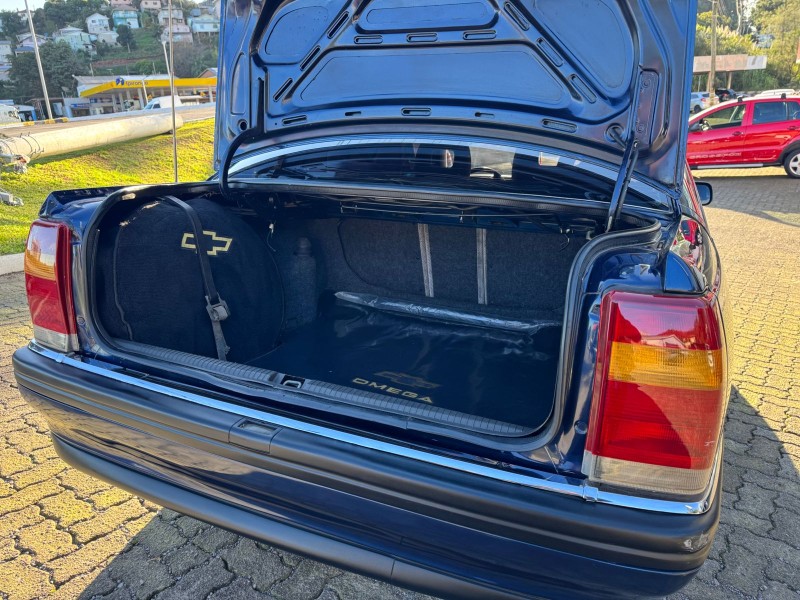 OMEGA 2.0 MPFI GLS 8V GASOLINA 4P MANUAL - 1993 - BENTO GONçALVES