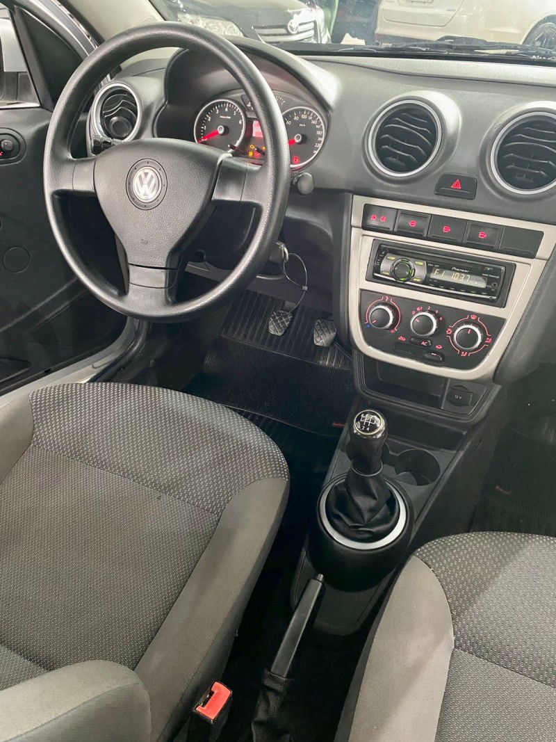 VOYAGE 1.6 MI TREND 8V FLEX 4P MANUAL - 2013 - LAJEADO