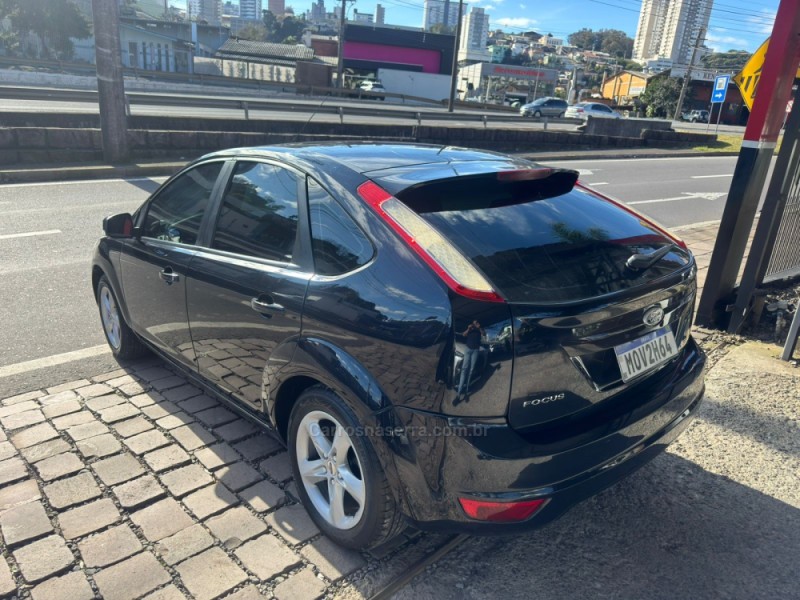 FOCUS 1.6 8V FLEX 4P MANUAL - 2010 - CAXIAS DO SUL