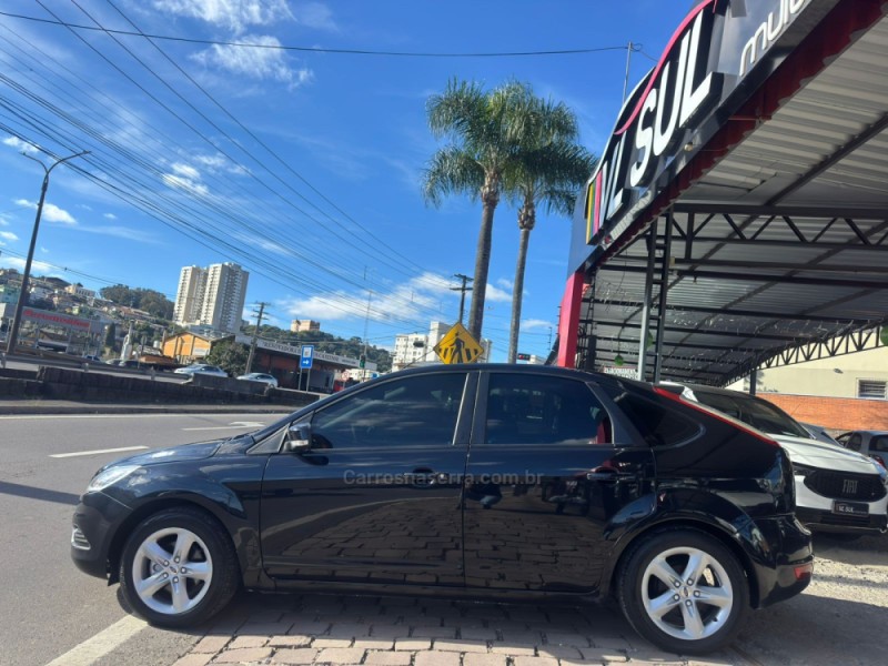 FOCUS 1.6 8V FLEX 4P MANUAL - 2010 - CAXIAS DO SUL