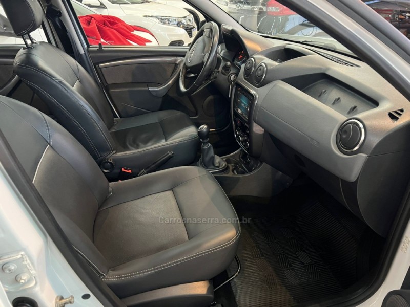 DUSTER 2.0 DYNAMIQUE 4X2 16V FLEX 4P MANUAL - 2015 - CAXIAS DO SUL