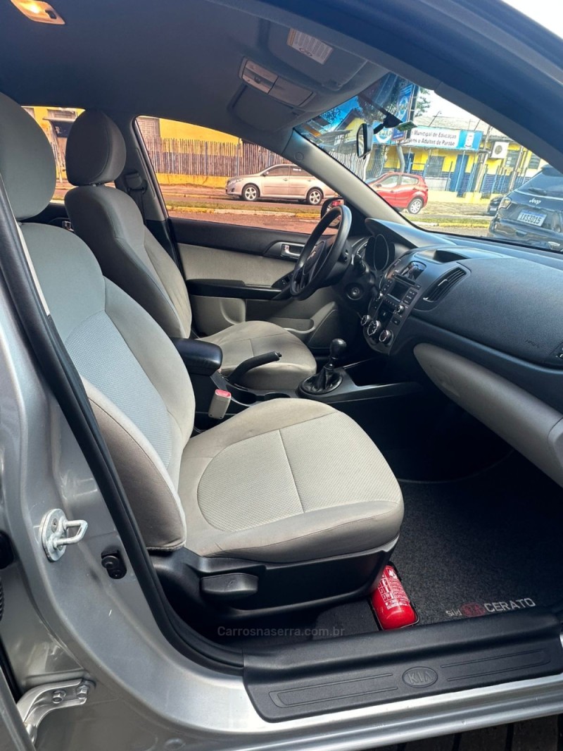 CERATO 1.6 EX2 SEDAN 16V GASOLINA 4P MANUAL - 2011 - PAROBé