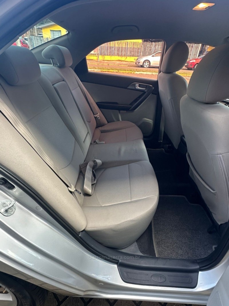CERATO 1.6 EX2 SEDAN 16V GASOLINA 4P MANUAL - 2011 - PAROBé