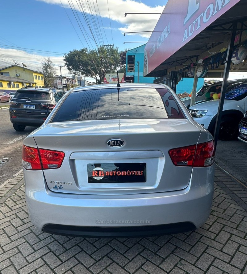 CERATO 1.6 EX2 SEDAN 16V GASOLINA 4P MANUAL - 2011 - PAROBé