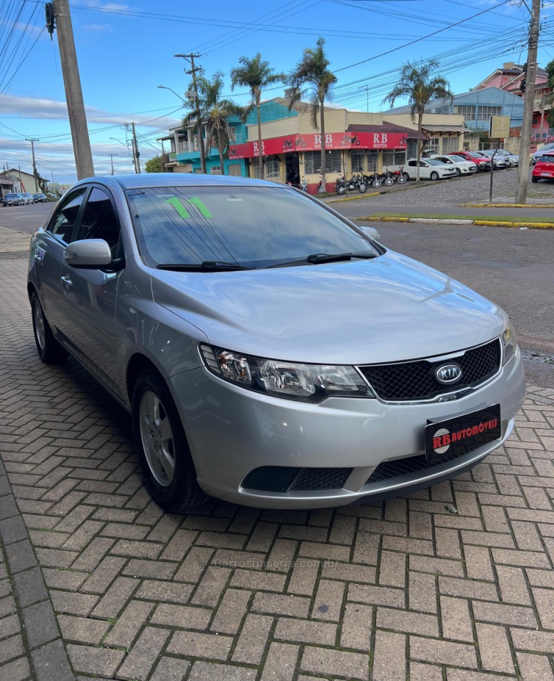 CERATO 1.6 EX2 SEDAN 16V GASOLINA 4P MANUAL - 2011 - PAROBé