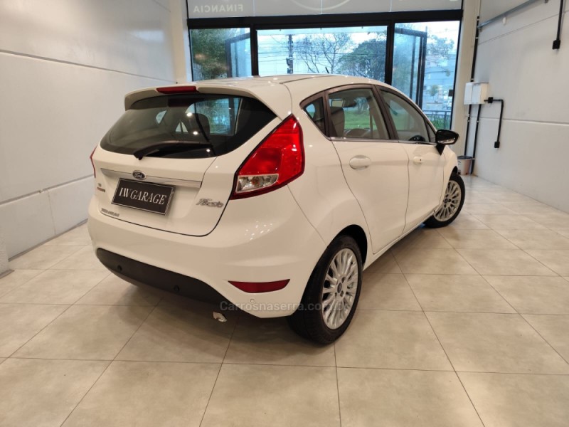 FIESTA 1.6 TITANIUM HATCH 16V FLEX 4P AUTOMÁTICO - 2016 - BENTO GONçALVES
