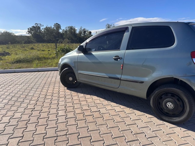 FOX 1.0 MI 8V FLEX 4P MANUAL - 2010 - PORTãO