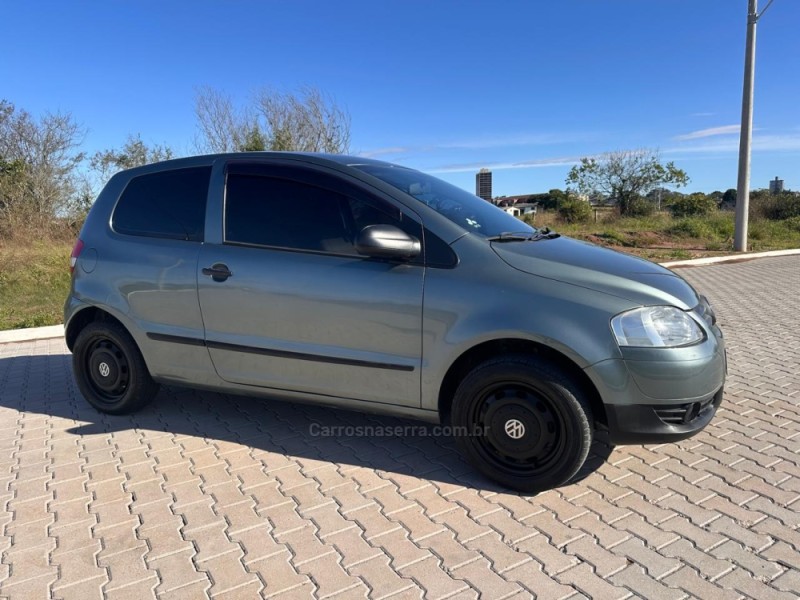 FOX 1.0 MI 8V FLEX 4P MANUAL - 2010 - PORTãO
