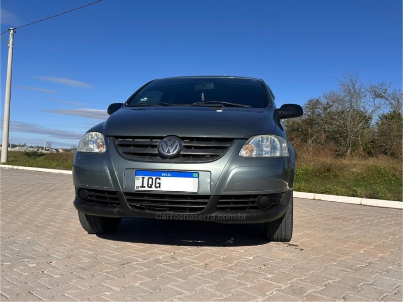FOX 1.0 MI 8V FLEX 4P MANUAL - 2010 - PORTãO
