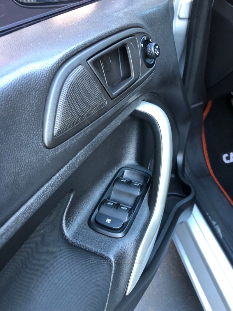 FIESTA 1.6 SE SEDAN 16V FLEX 4P MANUAL - 2012 - NOVO HAMBURGO