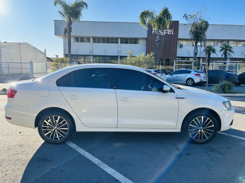 JETTA 2.0 TSI HIGHLINE 211CV GASOLINA 4P TIPTRONIC - 2013 - BENTO GONçALVES