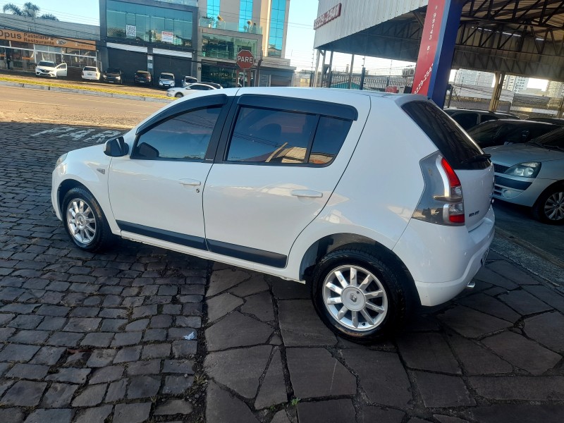SANDERO 1.6 PRIVILÉGE 16V FLEX 4P AUTOMÁTICO - 2014 - CAXIAS DO SUL