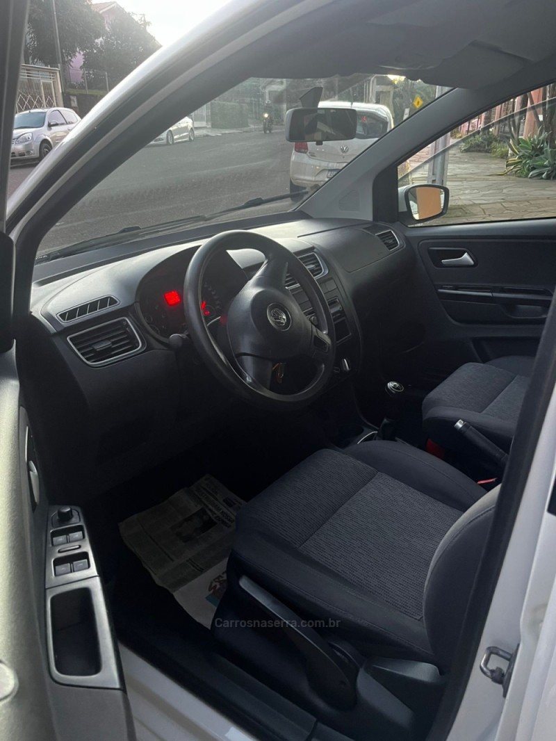 FOX 1.6 MI ITREND 8V FLEX 4P MANUAL - 2013 - CARLOS BARBOSA