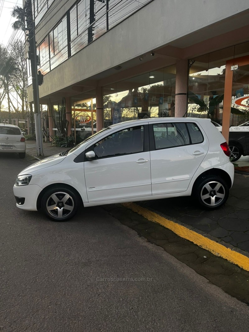 FOX 1.6 MI ITREND 8V FLEX 4P MANUAL - 2013 - CARLOS BARBOSA