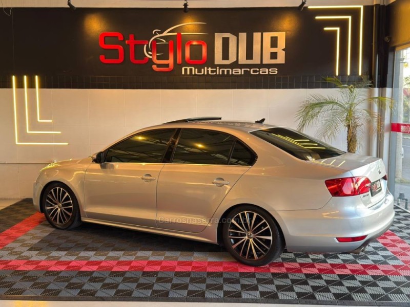 JETTA 2.0 TSI HIGHLINE 200CV GASOLINA 4P TIPTRONIC - 2012 - ESTâNCIA VELHA