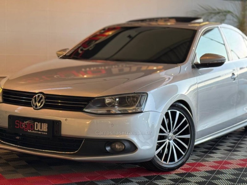 JETTA 2.0 TSI HIGHLINE 200CV GASOLINA 4P TIPTRONIC - 2012 - ESTâNCIA VELHA