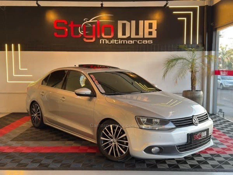 JETTA 2.0 TSI HIGHLINE 200CV GASOLINA 4P TIPTRONIC - 2012 - ESTâNCIA VELHA