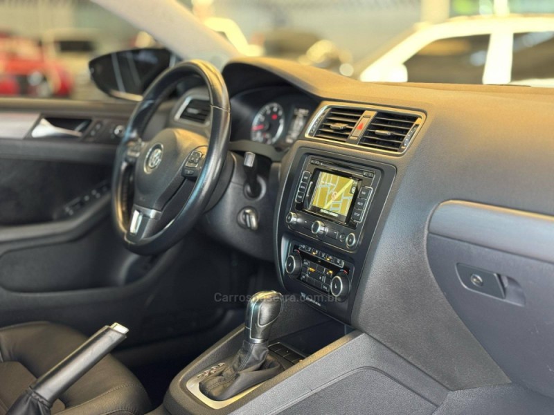 JETTA 2.0 TSI HIGHLINE 200CV GASOLINA 4P TIPTRONIC - 2012 - ESTâNCIA VELHA