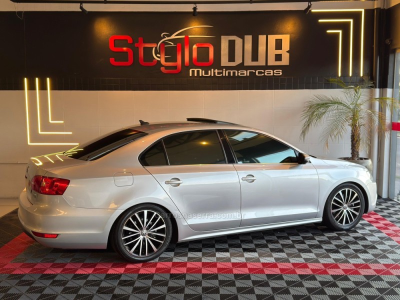 JETTA 2.0 TSI HIGHLINE 200CV GASOLINA 4P TIPTRONIC - 2012 - ESTâNCIA VELHA