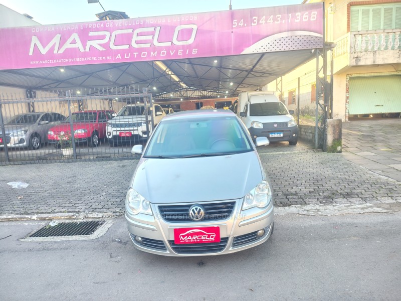 POLO SEDAN 1.6 MI COMFORTLINE 8V FLEX 4P MANUAL - 2011 - GUAPORé