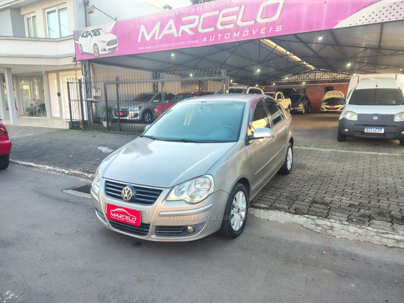 POLO SEDAN 1.6 MI COMFORTLINE 8V FLEX 4P MANUAL - 2011 - GUAPORé